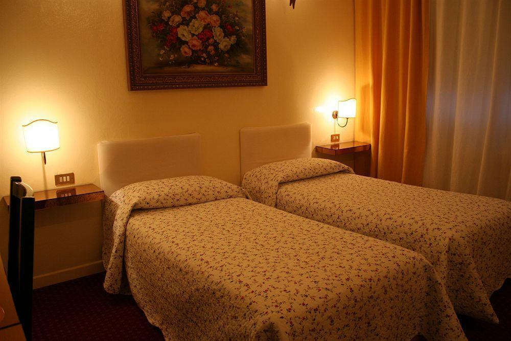 Europa Fiera Rho Hotel Екстериор снимка