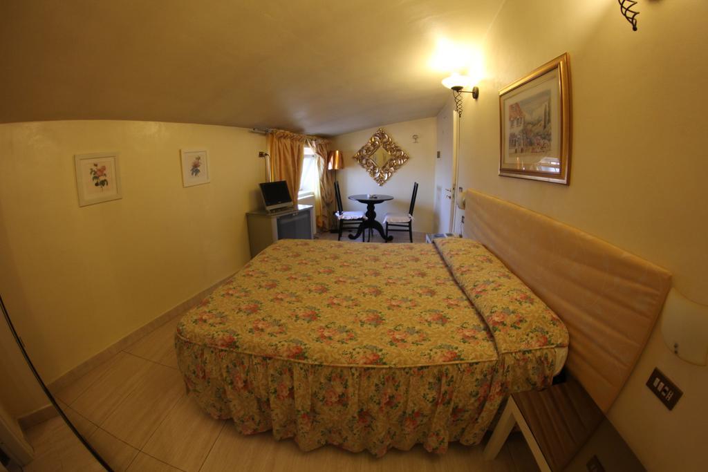 Europa Fiera Rho Hotel Стая снимка
