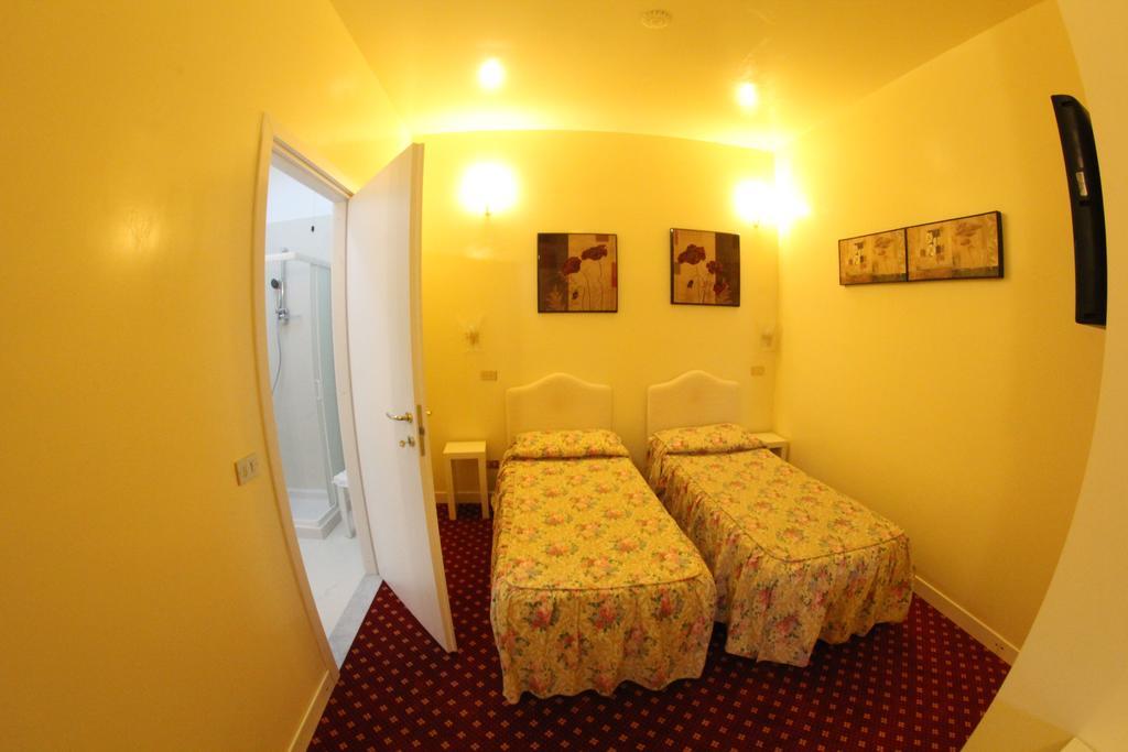 Europa Fiera Rho Hotel Стая снимка